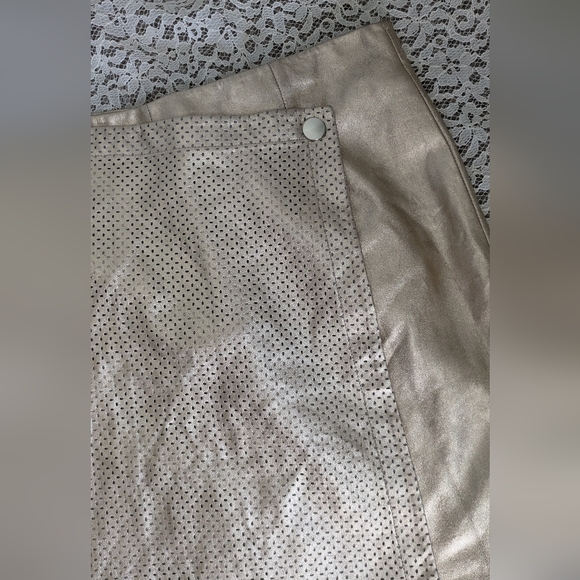 Y2K Gold Leather Perforated Faux Wrap - Picture 3 of 10